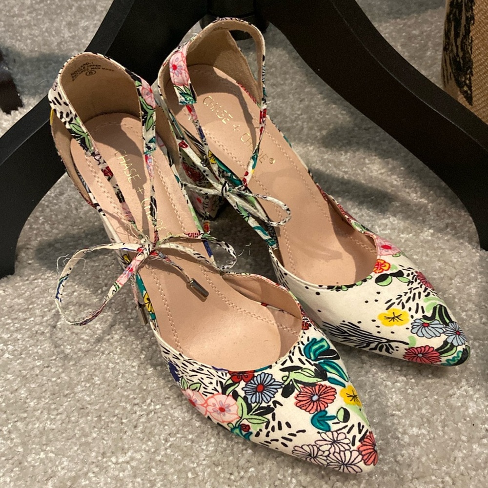 Chase & Chloe heels